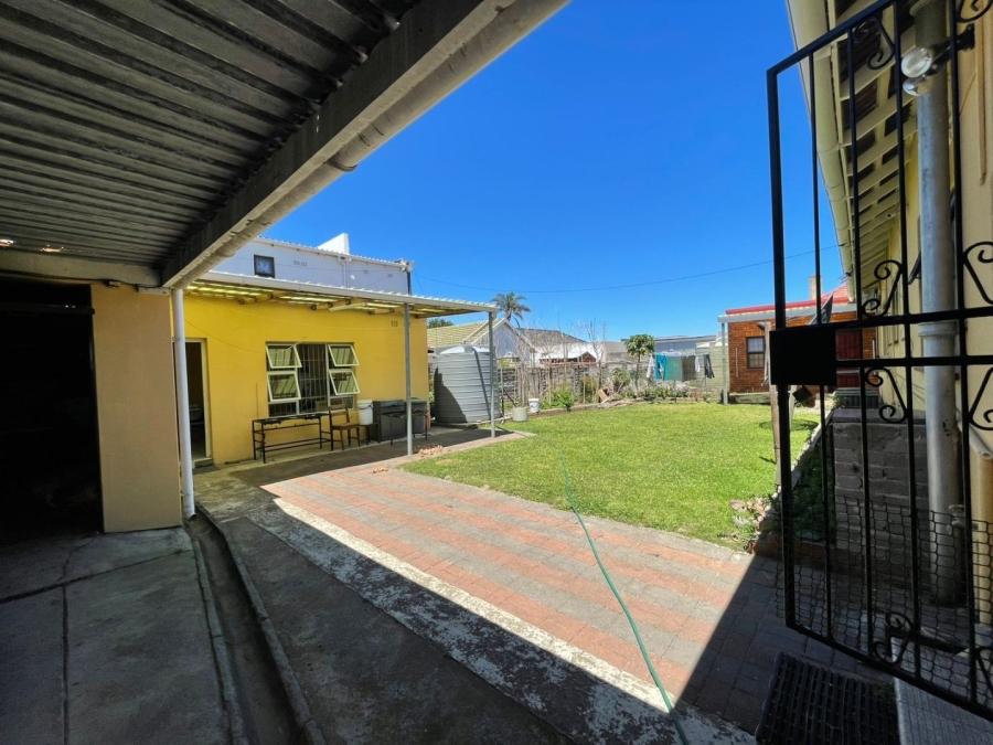 5 Bedroom Property for Sale in Baysville Eastern Cape